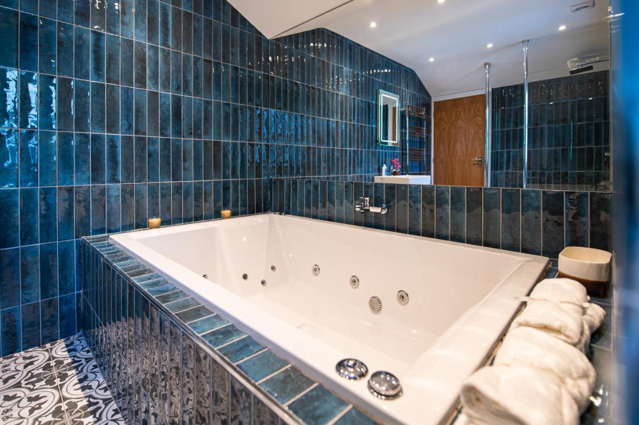 The Nest - Luxury 16 Person Apt W Jacuzzi & Parking Blackpool Ngoại thất bức ảnh