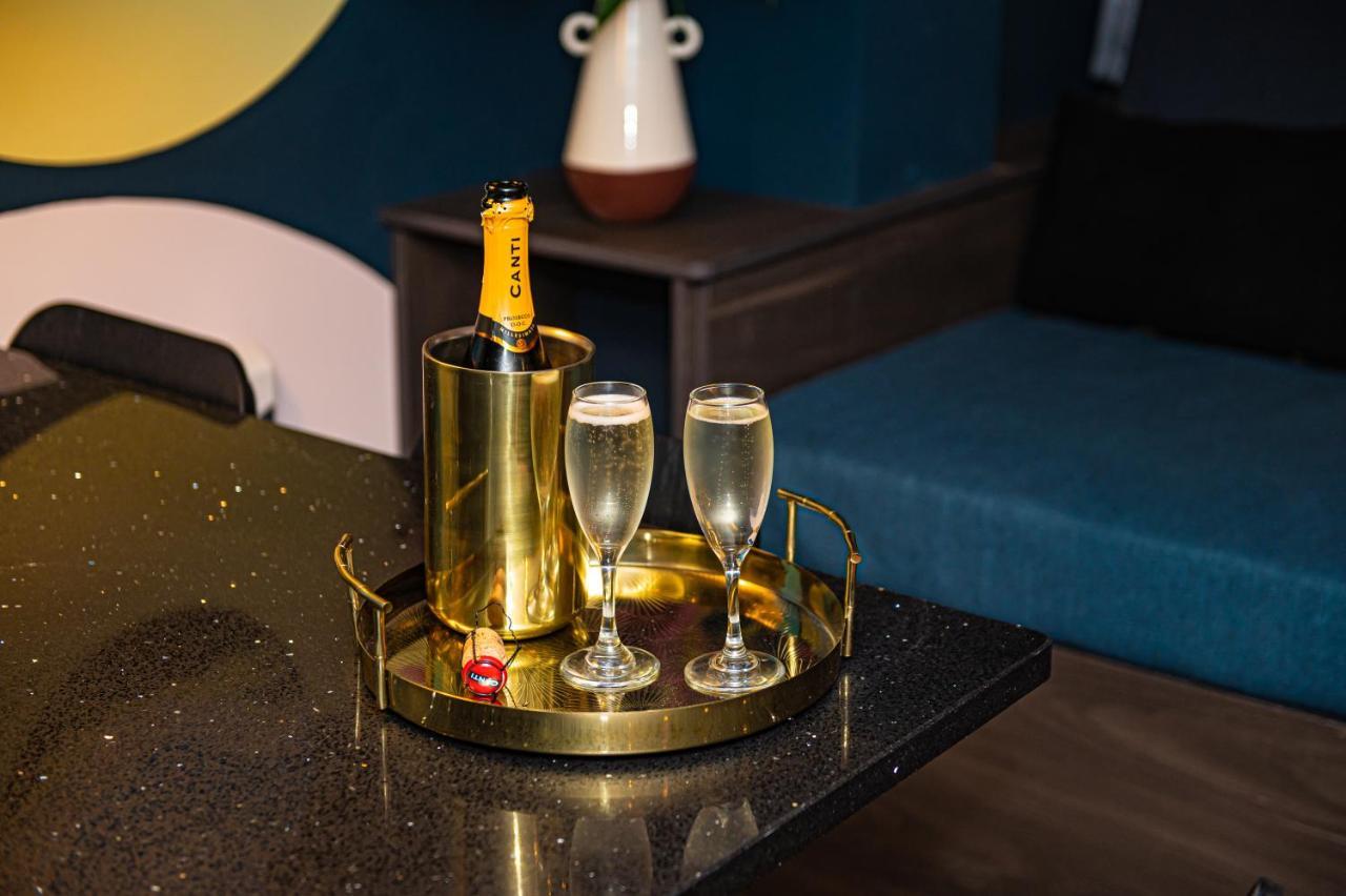 The Nest - Luxury 16 Person Apt W Jacuzzi & Parking Blackpool Ngoại thất bức ảnh