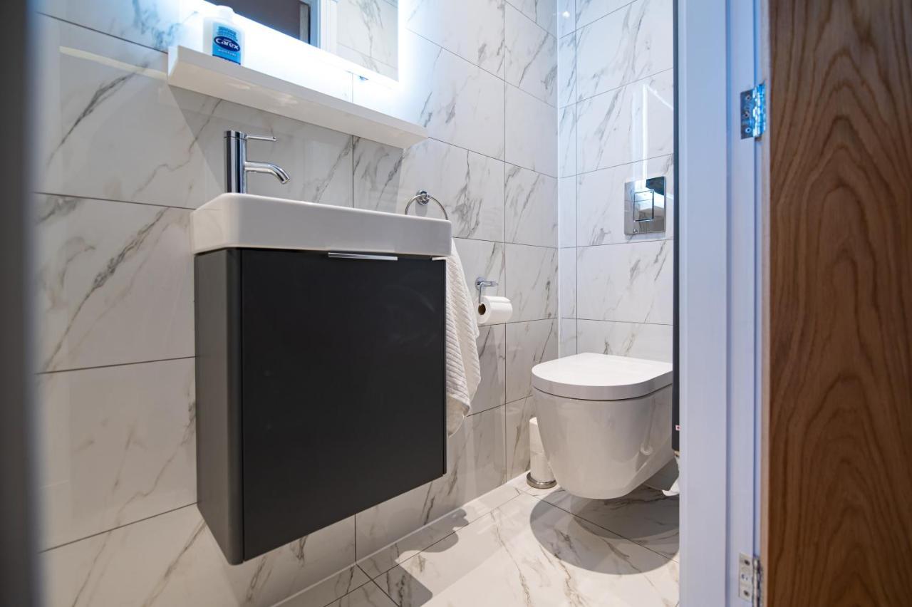 The Nest - Luxury 16 Person Apt W Jacuzzi & Parking Blackpool Ngoại thất bức ảnh